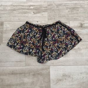 FOREVER 21 Floral Flowy Shorts